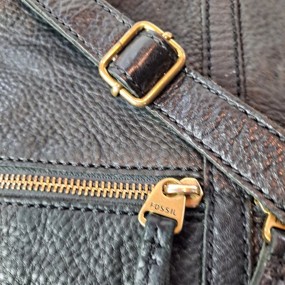 Fossil Black Pebbled Leather Crossbody Bag - Picture 6 of 11